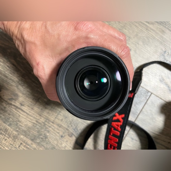 Pentax K-X camera - Picture 3 of 11